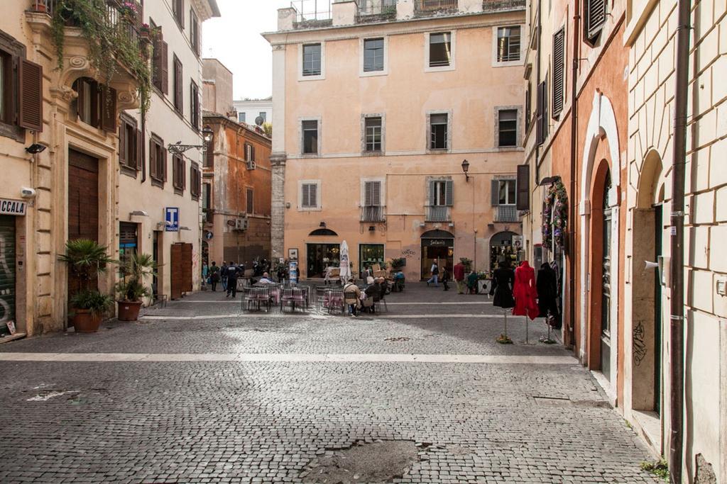 ローマ Boutique Domus Navona Librariヴィラ 部屋 写真